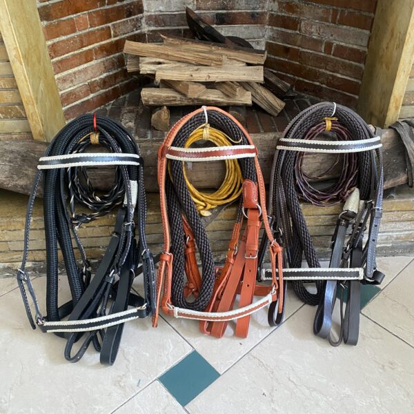 Apero de gala en cuero genuino con riendas y jáquima artesanal