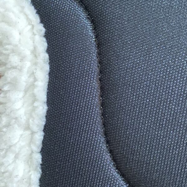 Alfombra en Neopreno para Caballo | Elegancia y Comodidad Superior