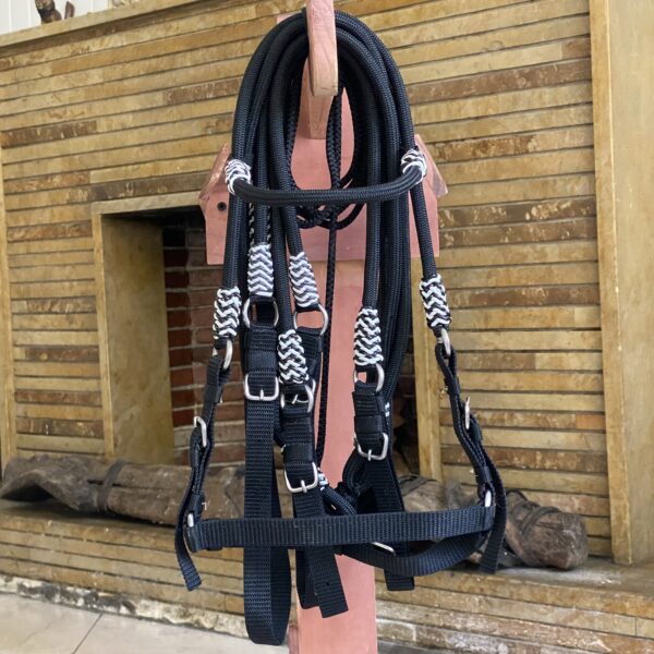 Apero de Cabeza para Caballo en Manila Resistente | Diseño Clásico