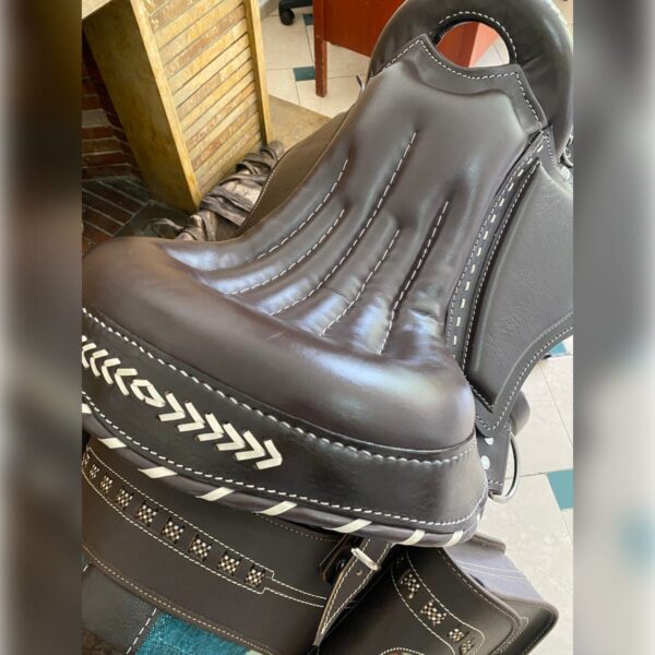 Tereque Premium Marrón para Caballo | Comodidad y lujo de alto nivel